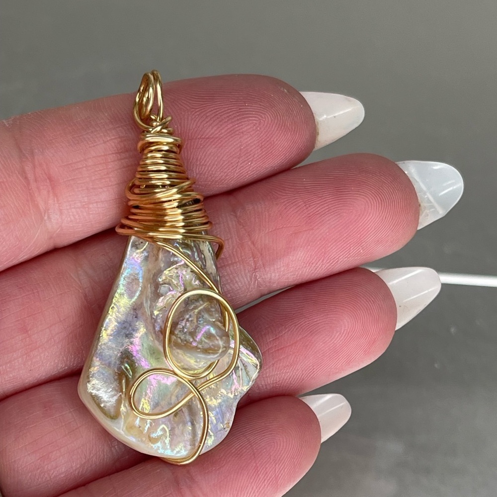 Gold Wire Wrap Natural Abalone Shell Triangle Pen… - image 2